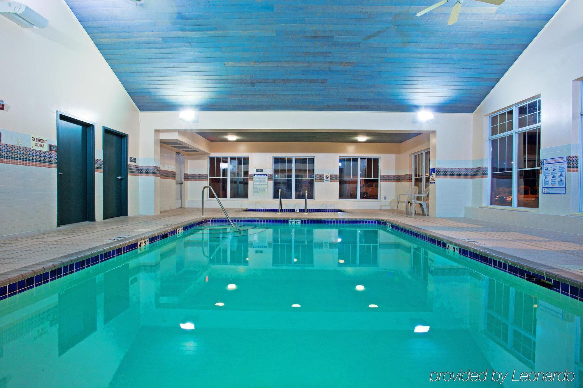 Country Inn & Suites By Radisson, Brooklyn Center, Mn Konforlar fotoğraf